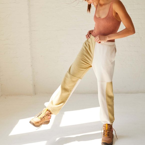 🎉LAST CHANCE🎉 NWT FP Movement Patched Up Pant / Honey Wheat Combo - Picture 2 of 6